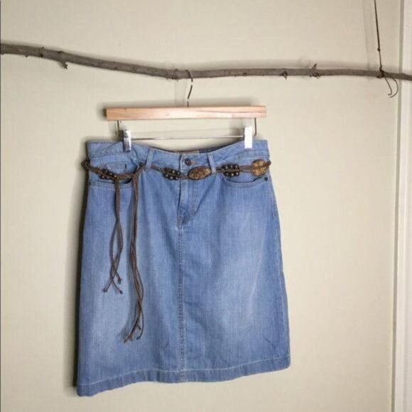 𝅺LL Bean Favorite Fit - Straight Jean Skirt - Picture 3 of 7